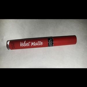 Victoria's secret velvet matte lip cream in desire